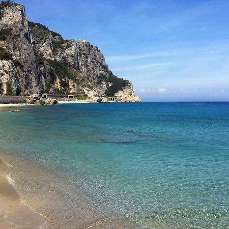 Appartamento Le 3B - Finalpia Finale Ligure Esterno foto